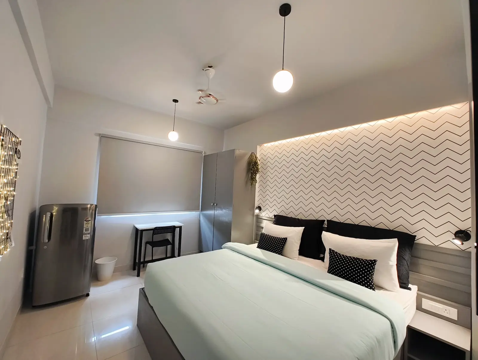Private room with a double bed